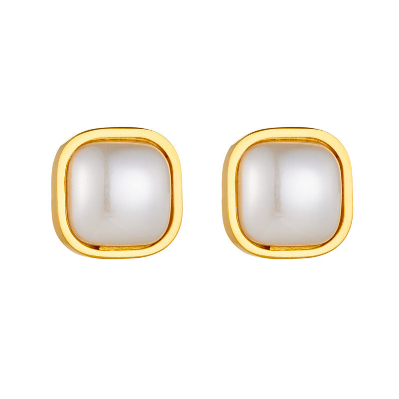 Luna Pearl Studs