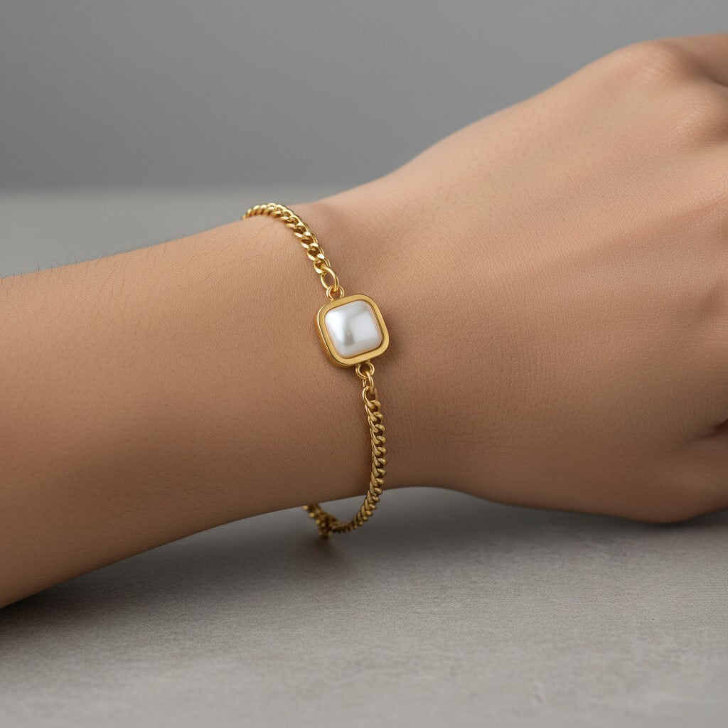 Luna Pearl Bracelet