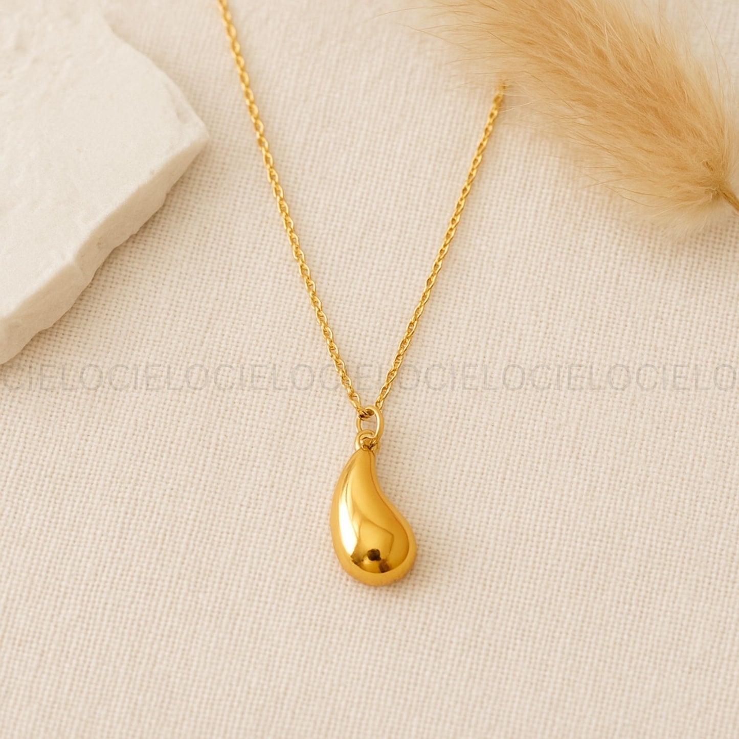 Alara Necklace