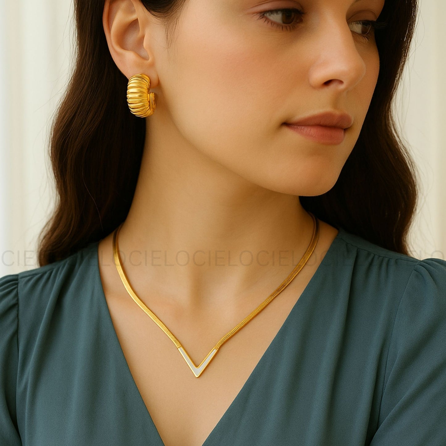 Opaline Glow Necklace