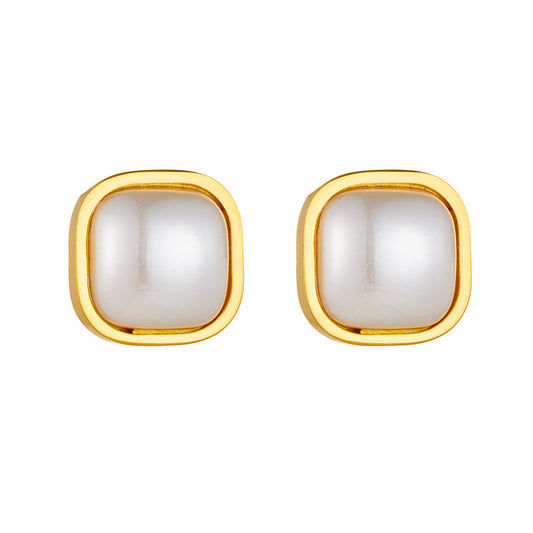 Luna Pearl Studs