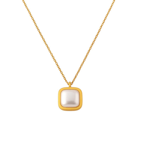 Luna Pearl Necklace