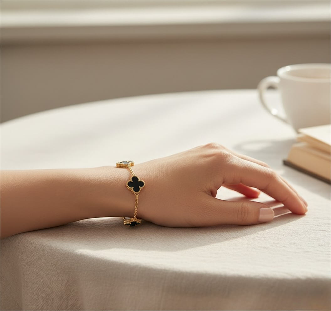 Luna Clover Double Sided