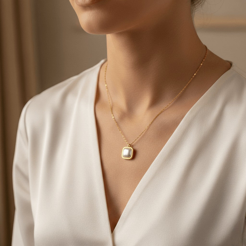 Luna Pearl Necklace